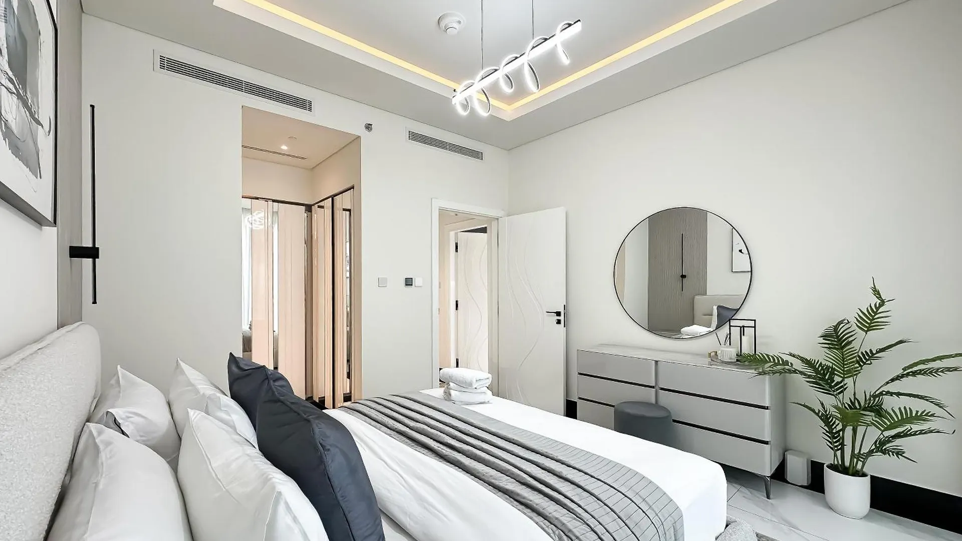 Апартаменты Trophy-Lux 1Br Jacuzzi Suite Busbay W Big Balcony Дубай ОАЭ