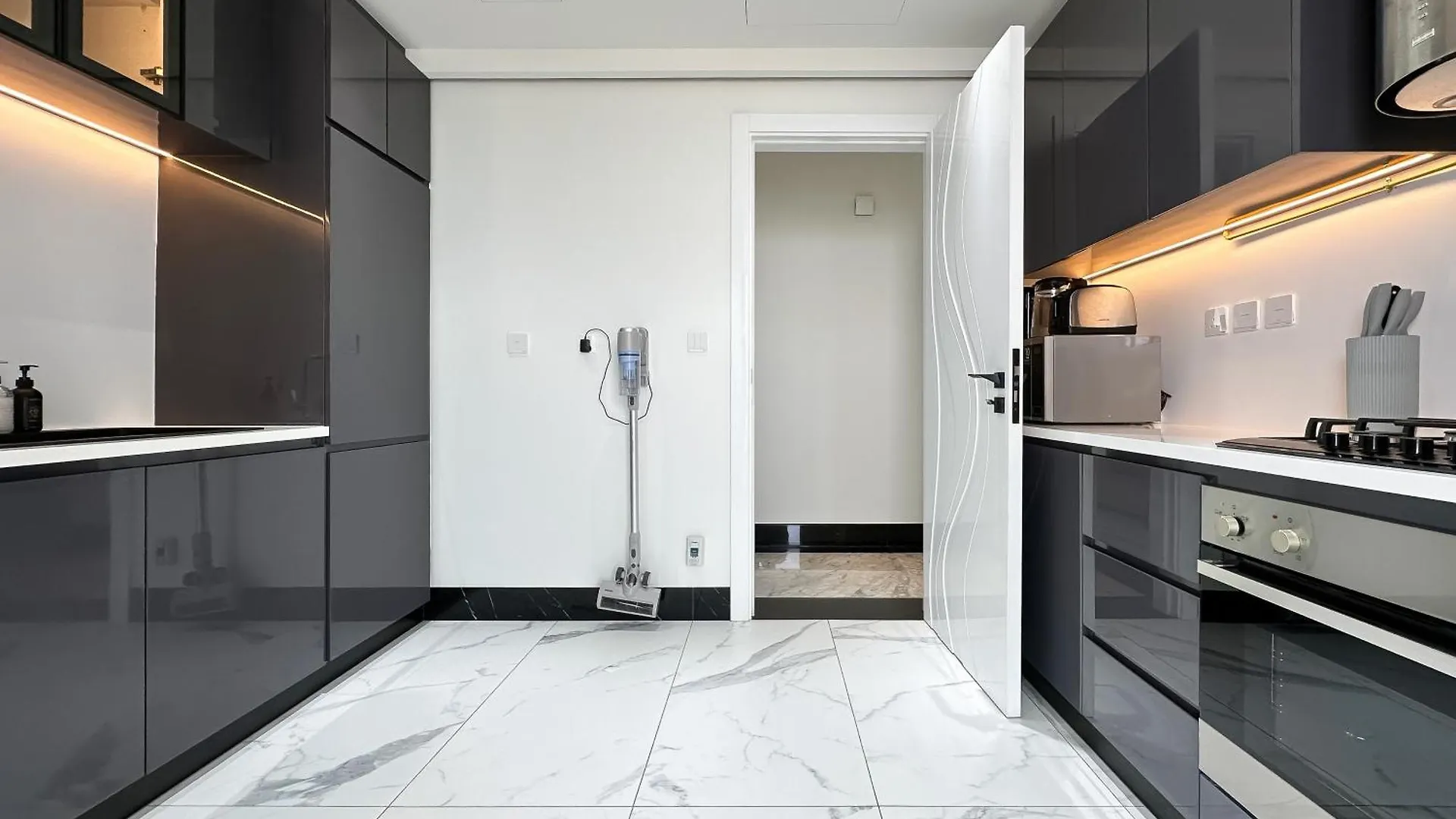Trophy-Lux 1Br Jacuzzi Suite Busbay W Big Balcony Дубай