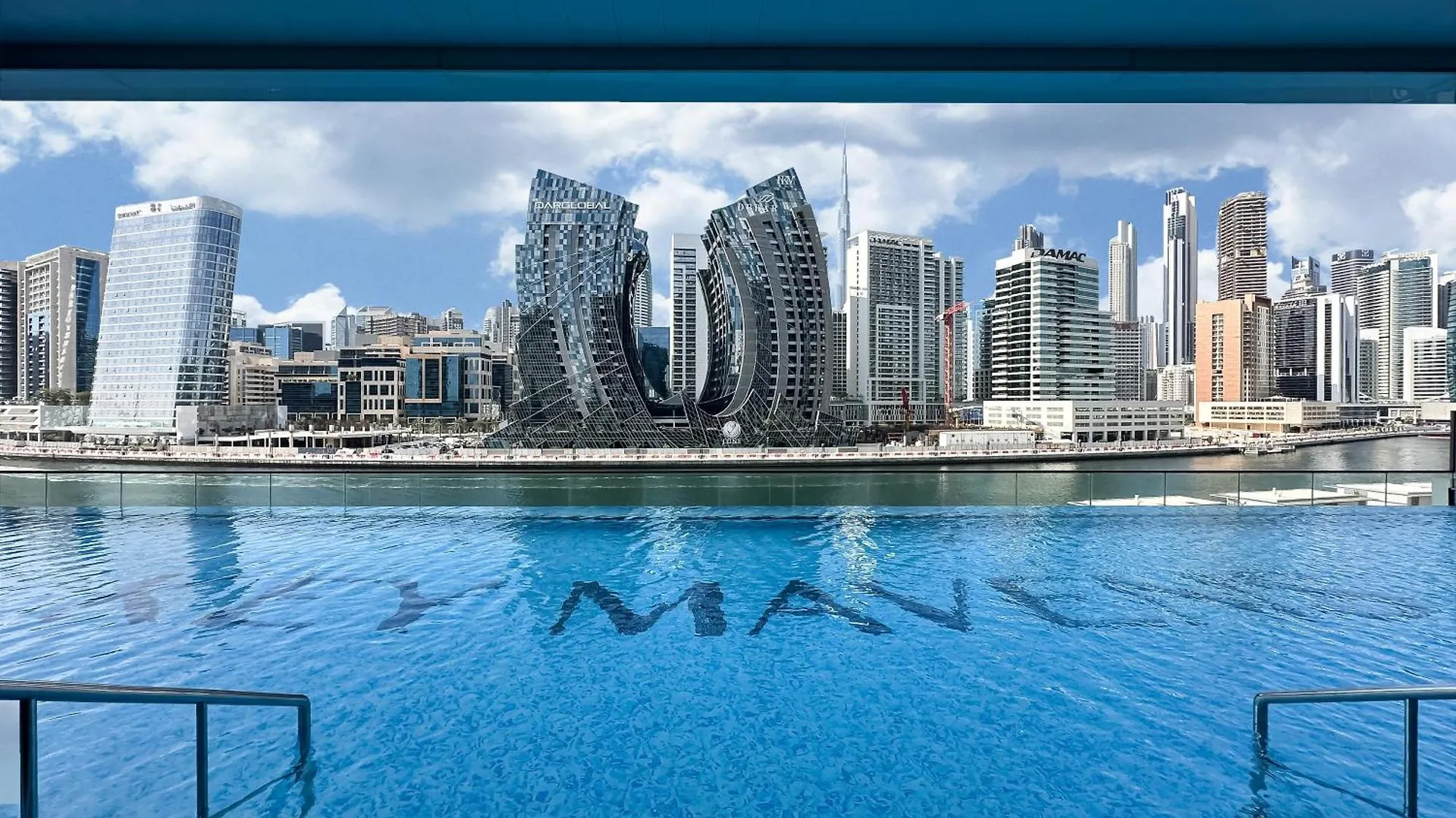 Апартаменты Trophy-Lux 1Br Jacuzzi Suite Busbay W Big Balcony Дубай